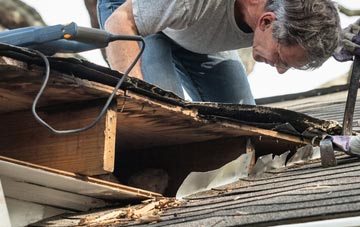 common causes of Pett Bottom fascia damage